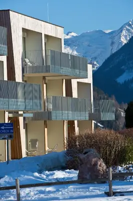 Ein allgemeiner Bergblick oder ein Berglick von des Aparthotels aus