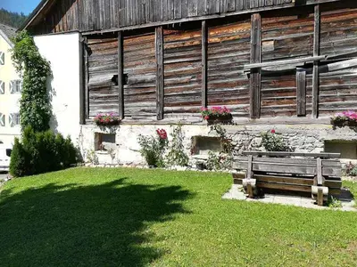 Ein Garten an der Unterkunft Haus Elsasser