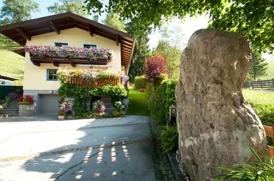 Ein Garten an der Unterkunft Haus Fritzenwallner Appartement 2