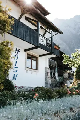 Ein allgemeiner Bergblick oder ein Berglick von des Hotels aus