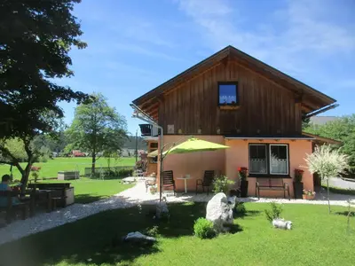 Ein Garten an der Unterkunft Casa Emmi