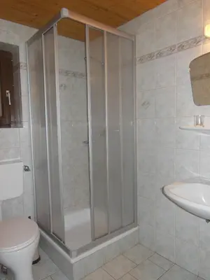 Ein Badezimmer in der Unterkunft Haus Schönleiten