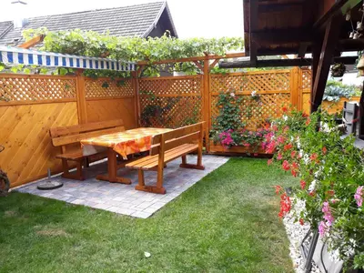 Ein Garten an der Unterkunft Haus Dorfer