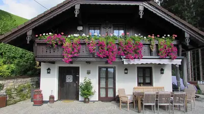 Das Gebäude in dem sich die Lodge befindet