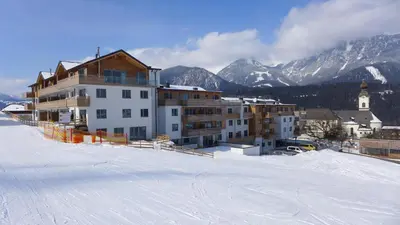 Ein allgemeiner Bergblick oder ein Berglick von der Ferienwohnung aus