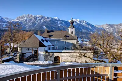 Ein allgemeiner Bergblick oder ein Berglick von der Ferienwohnung aus