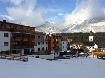 Ein allgemeiner Bergblick oder ein Berglick von der Ferienwohnung aus