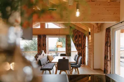 Ein Sitzbereich in der Unterkunft Chalet Village by Apart4you