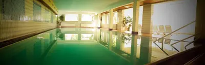 Der Swimmingpool an oder in der Nähe von Hotel Post