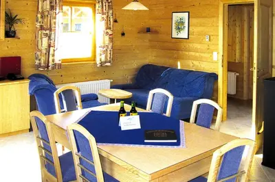 Ein Sitzbereich in der Unterkunft Chalet in Schlierbach near Ski Trails