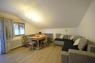 Ein Sitzbereich in der Unterkunft Apartment in Flachau near Salzburg Alps