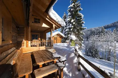 Chalet in St Martin with Sauna & Mountain Views im Winter