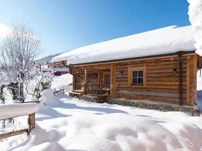 Chalet in St Martin with Sauna & Mountain Views im Winter