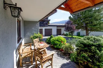 Ein Garten an der Unterkunft Apartment in St Georgen near Kreischberg