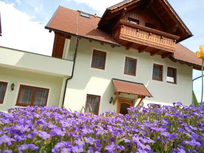 Das Gebäude in dem sich die Pension befindet