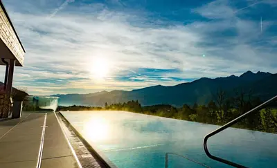 Ein allgemeiner Bergblick oder ein Berglick von des Hotels aus