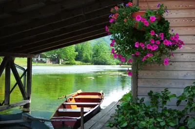 Blick auf einen Fluss in der Nähe des Bed & Breakfasts