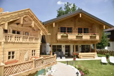 Das Gebäude in dem sich das Chalet befindet