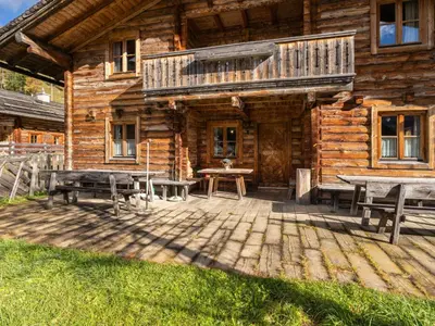 Das Gebäude in dem sich das Chalet befindet