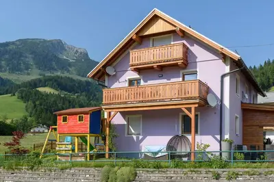 Ein allgemeiner Bergblick oder ein Berglick von der Ferienwohnung aus