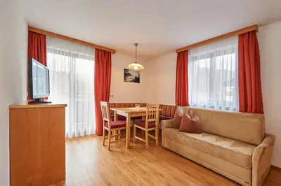 Ein Sitzbereich in der Unterkunft Haus Weitgasser