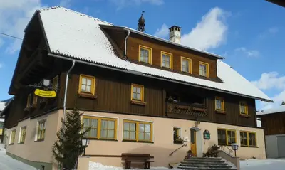 Das Gebäude in dem sich die Ferienwohnung befindet