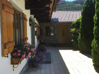 Das Gebäude in dem sich die Ferienwohnung befindet