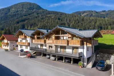 Ein allgemeiner Bergblick oder ein Berglick von der Ferienwohnung aus