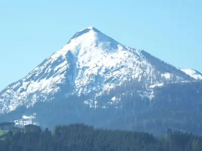 Ein allgemeiner Bergblick oder ein Berglick von der Ferienwohnung aus