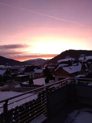 Ein allgemeiner Bergblick oder ein Berglick von der Ferienwohnung aus