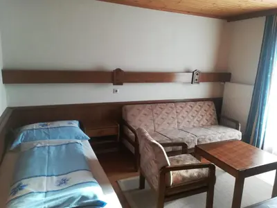 Ein Sitzbereich in der Unterkunft Gästehaus Pehab