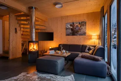 Ein Sitzbereich in der Unterkunft Kreischberg Chalets by ALPS RESORTS