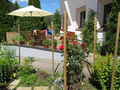 Ein Garten an der Unterkunft Appartement Weitsicht