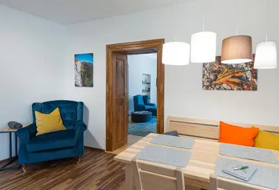 Ein Sitzbereich in der Unterkunft Ferienwohnung Bad Aussee Your Austrian Home