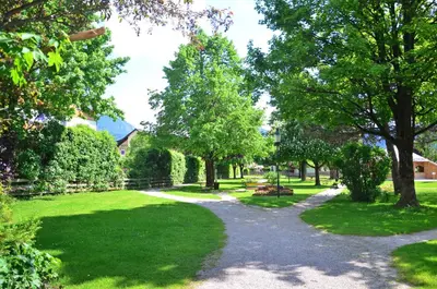 Ein Garten an der Unterkunft Ferienwohnung Wohlfahrter