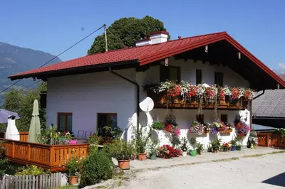 Ein allgemeiner Bergblick oder ein Berglick von der Ferienwohnung aus