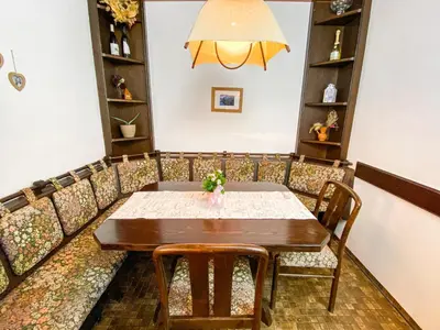 Ein Sitzbereich in der Unterkunft Haus Traun-Ufer - Riverside Townhouse