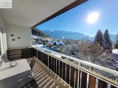 Ein allgemeiner Bergblick oder ein Berglick von der Ferienwohnung aus
