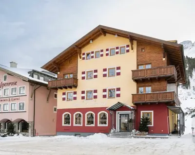 Das Gebäude in dem sich das Hotel befindet