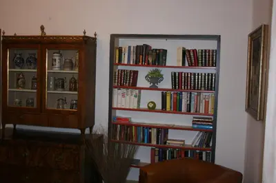 Die Bibliothek in der Pension