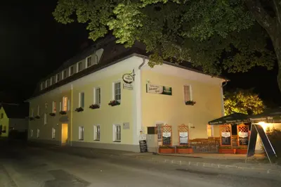 Das Gebäude in dem sich die Pension befindet