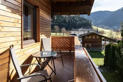 Ein allgemeiner Bergblick oder ein Berglick von der Ferienwohnung aus