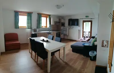 Ein Sitzbereich in der Unterkunft Landhotel Oberwengerhof