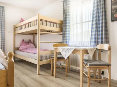 Ein Bett oder Betten in einem Zimmer der Unterkunft Apartment Eisenhut by Interhome