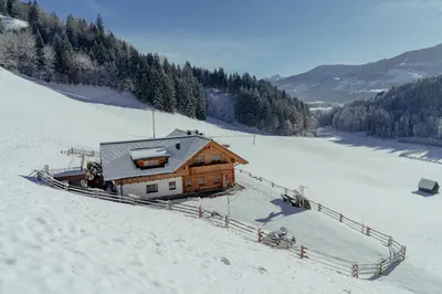 Almchalet Linharterhof im Winter