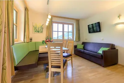 Ein Sitzbereich in der Unterkunft ARCHE Hof Öbristhof
