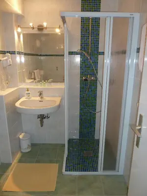Ein Badezimmer in der Unterkunft Gasthof Eisentor