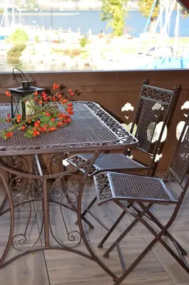 Ein Balkon oder eine Terrasse in der Unterkunft Wohnen am See Villa Schrötter direkt am Traunsee