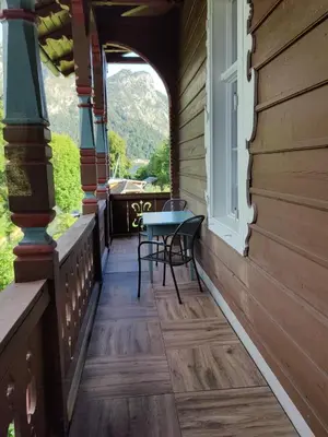 Ein Balkon oder eine Terrasse in der Unterkunft Wohnen am See Villa Schrötter direkt am Traunsee