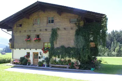 Ein Garten an der Unterkunft Ellmauhof